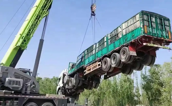 木垒道路脱困救援案例